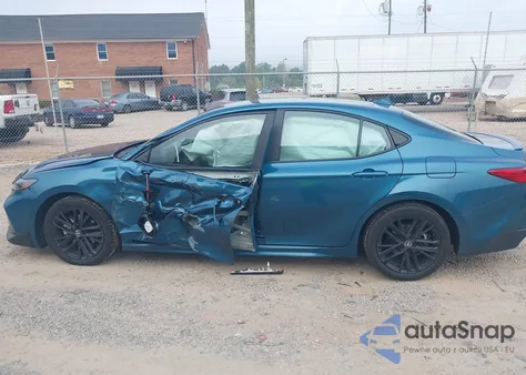 2025 Toyota Camry Se z USA, uszkodzony, nr VIN 4T1DAACK4SU096157